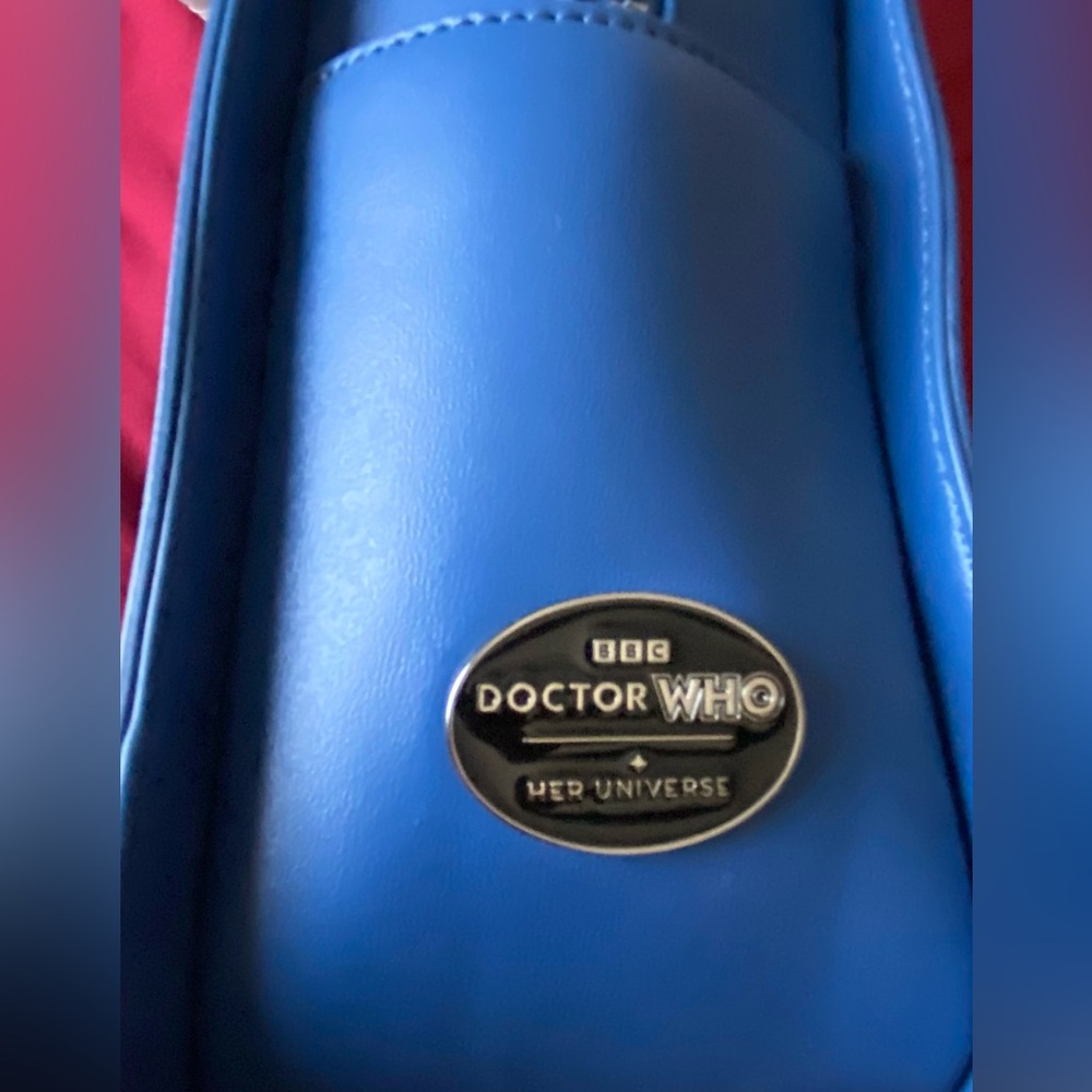 💙 DOCTOR WHO TARDIS FIGURAL MINI BACKPACK - Picture 9 of 13